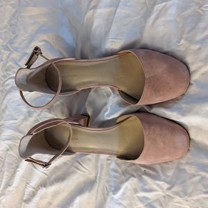 EUC Ann Taylor block heels size 8.5